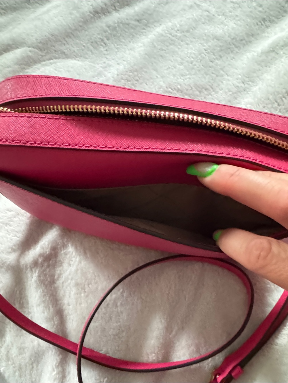 Michael Kors Pink Crossbody Bag with Gold Chain Accent - Picture 8 of 8